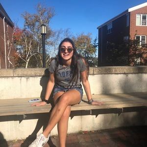 Meet your Posher, Arianna